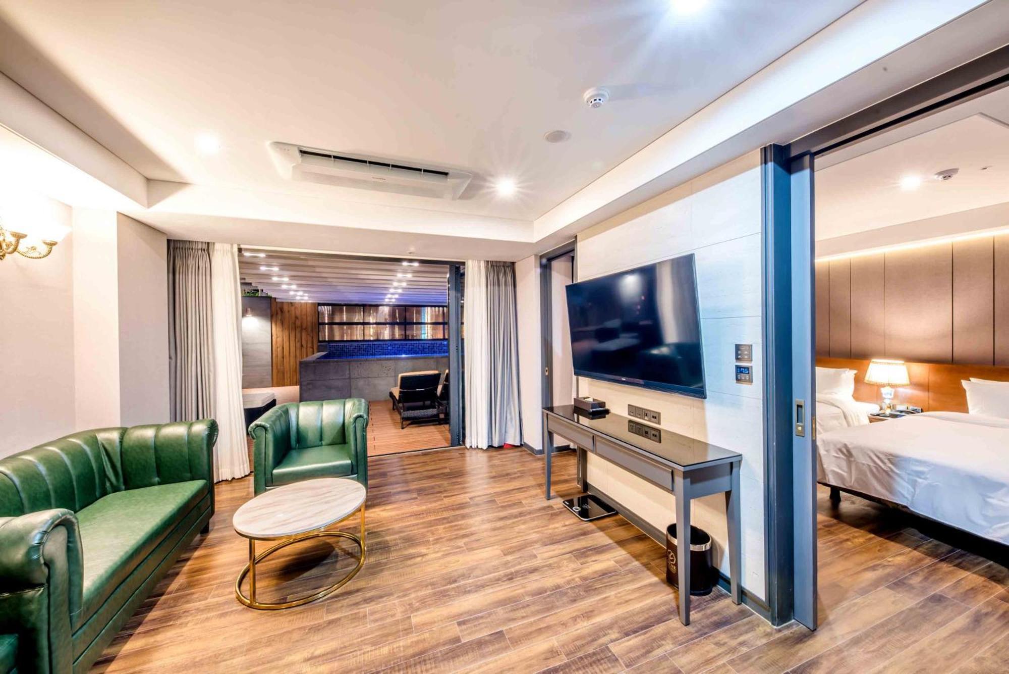 Dyne Oceano Hotel Jeju Exterior photo