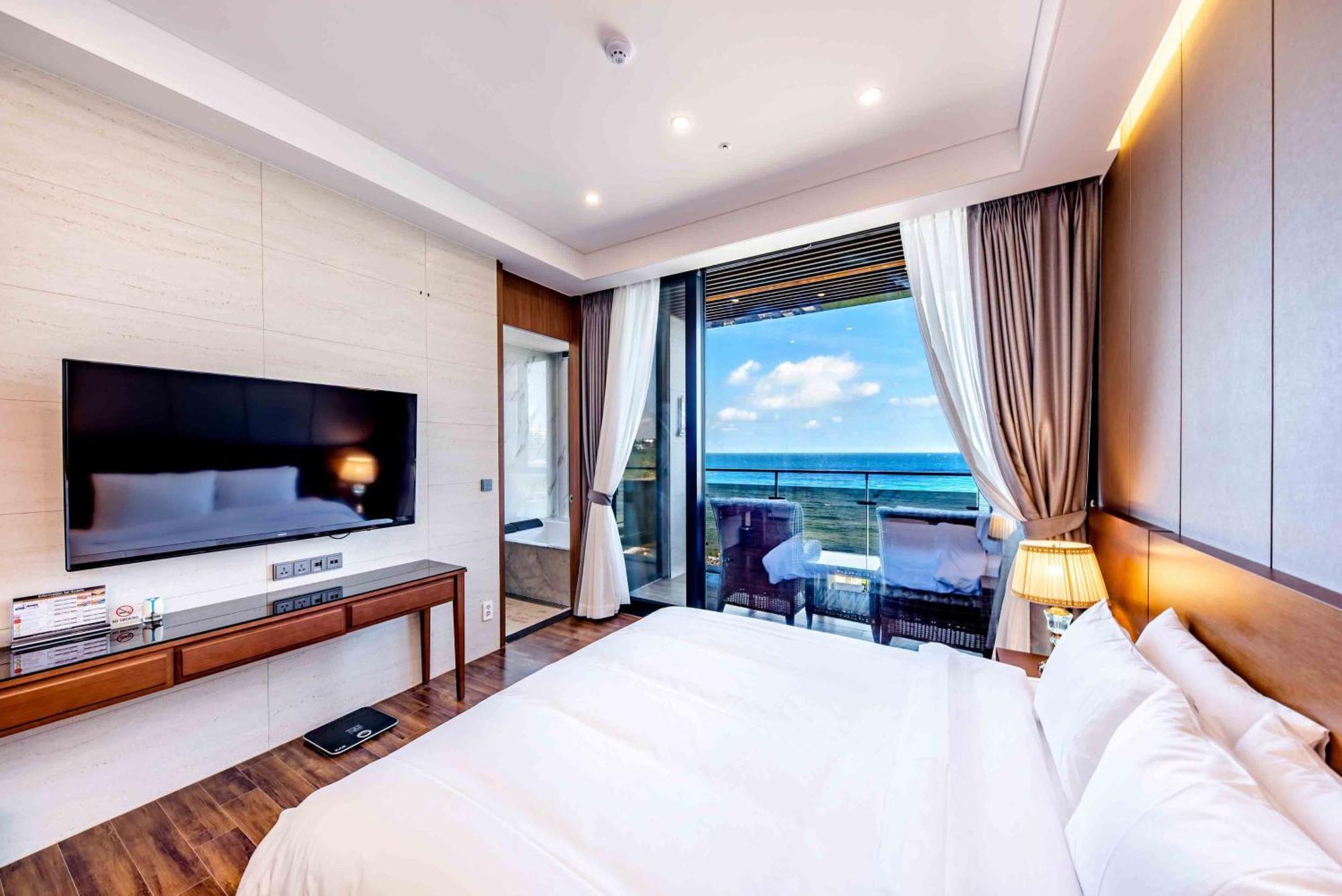 Dyne Oceano Hotel Jeju Exterior photo