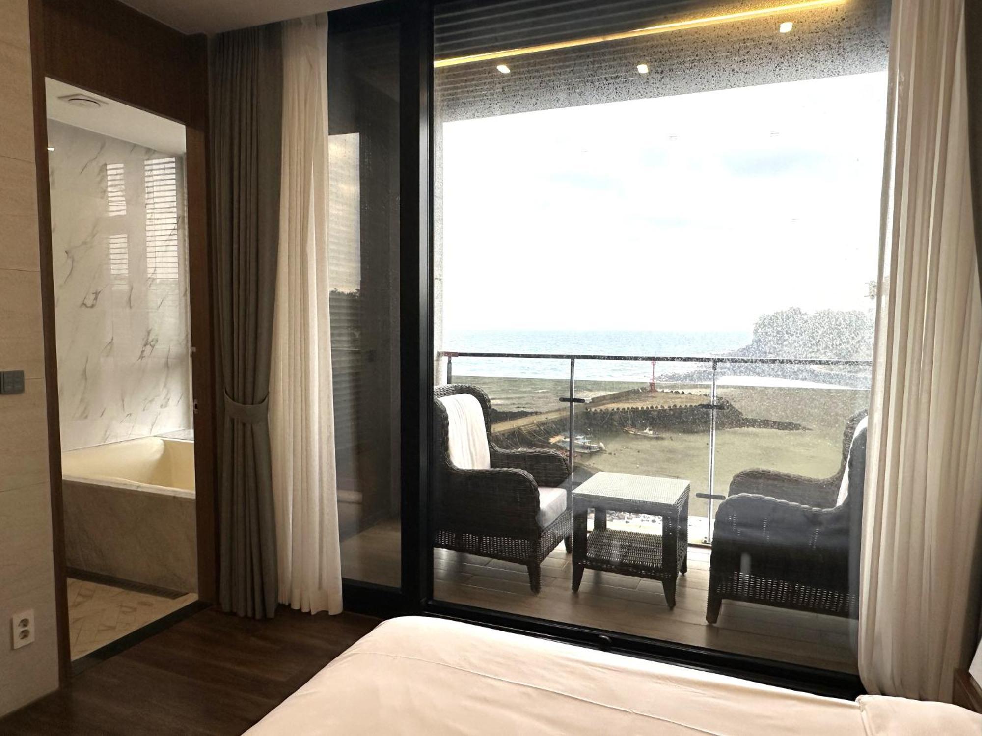 Dyne Oceano Hotel Jeju Exterior photo